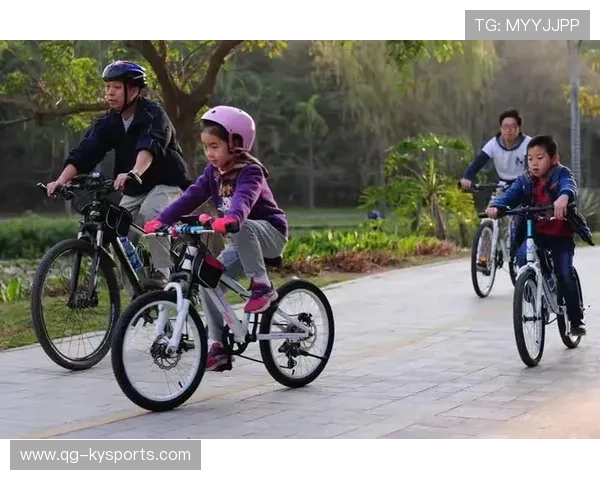 自行车队完善青少年训练营的出行安排与安全规范，自行车训练场